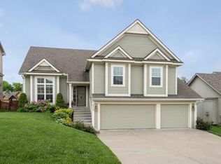 8319 NW 74th St, Kansas City, MO 64152