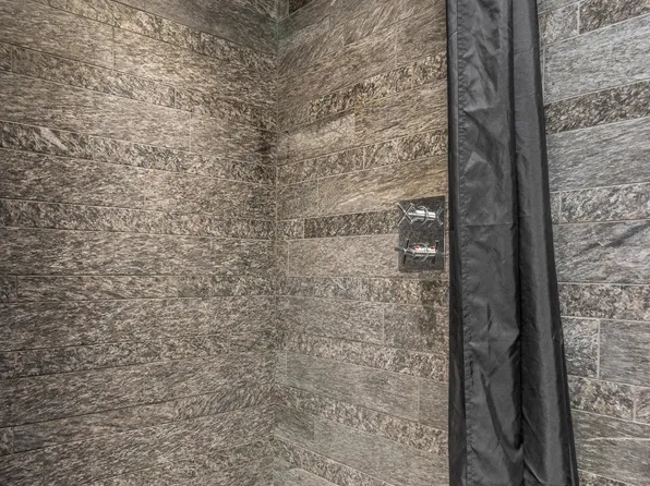 20 Pine Street 516 image 10 of 10