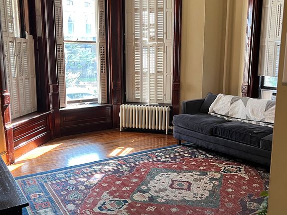 3rd image of 409 SE 1st St #A