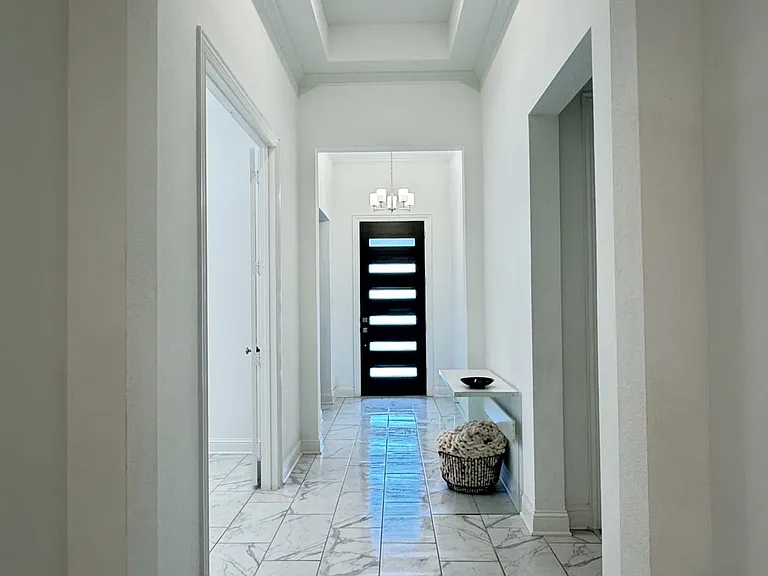 living area to entry point