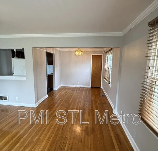 1254 Roxton Dr — Photo 3