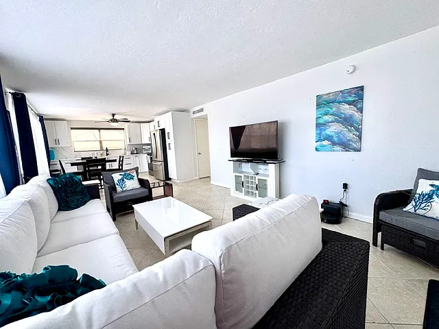 110 Ocean Dr #B — Photo 8