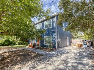 328 W Oak St, Uvalde, TX 78801