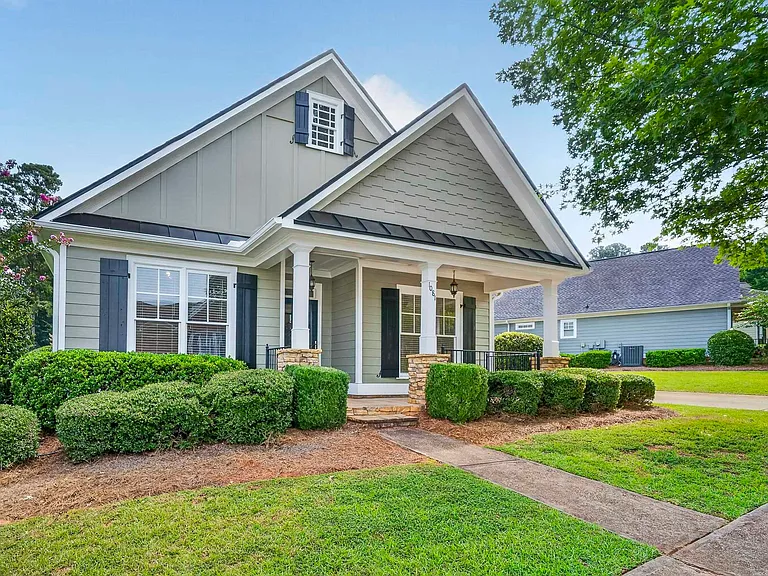 1081 Carriage Ridge Dr — Photo 5