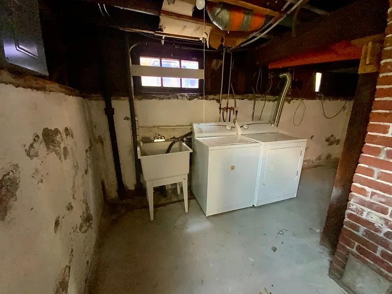 Lovely 1+ Bedroom Apt in Old-Portland Building off of Hawthorne — Photo 21