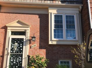 2720 Franklin Ct, Alexandria, VA 22302