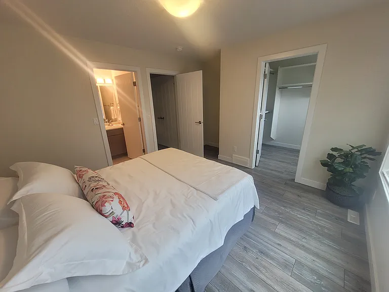 1616 B Alexandra Ave — Photo 8