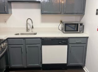 1122 Waterford Dr, Edison, NJ