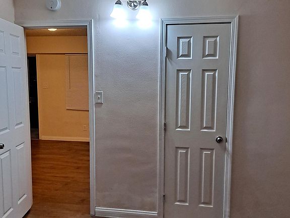 5th image of 4611 1/2 Live Oak St