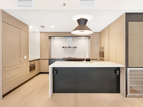 318 East 81st Street 5 image 3 of 9