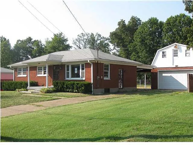 3905 Lees Ln photo 1