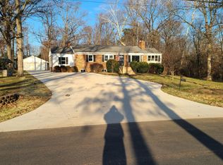 22 Cedar Dr, Sterling, VA 20164