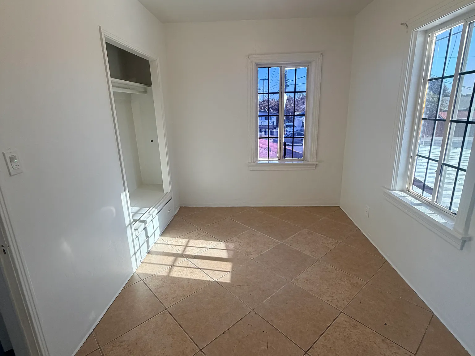 1 bed, 600 sqft, $1,000 — Photo 3