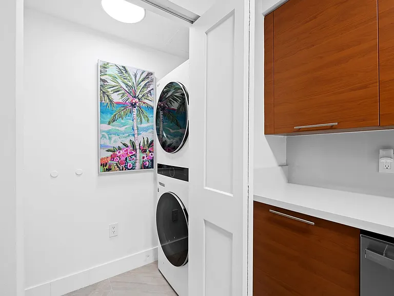 350 SE 2nd St #2280 — Photo 11