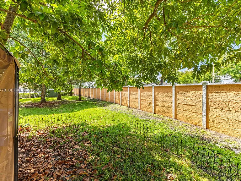 2420 SW 87th Way — Photo 34