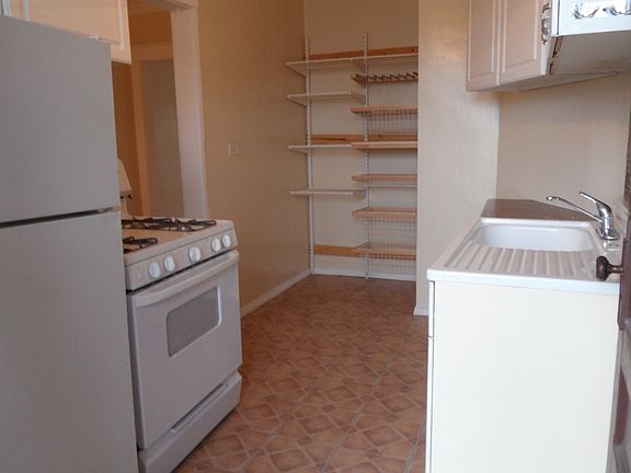 4th image of 6404 N Hermitage Ave #2