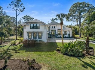 960 Highland Cir, Nokomis, FL 34275