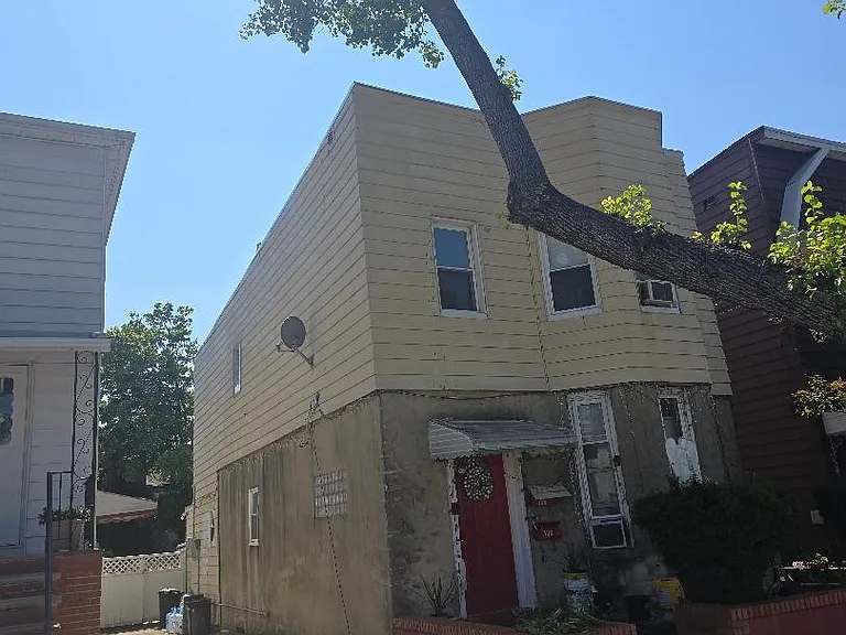133 Pamrapo Ave — Photo 1