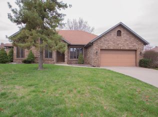 1945 S Oakmont Ave, Springfield, MO 65809