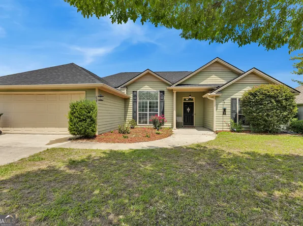 627 Stagecoach Trl, Hahira, GA 31632