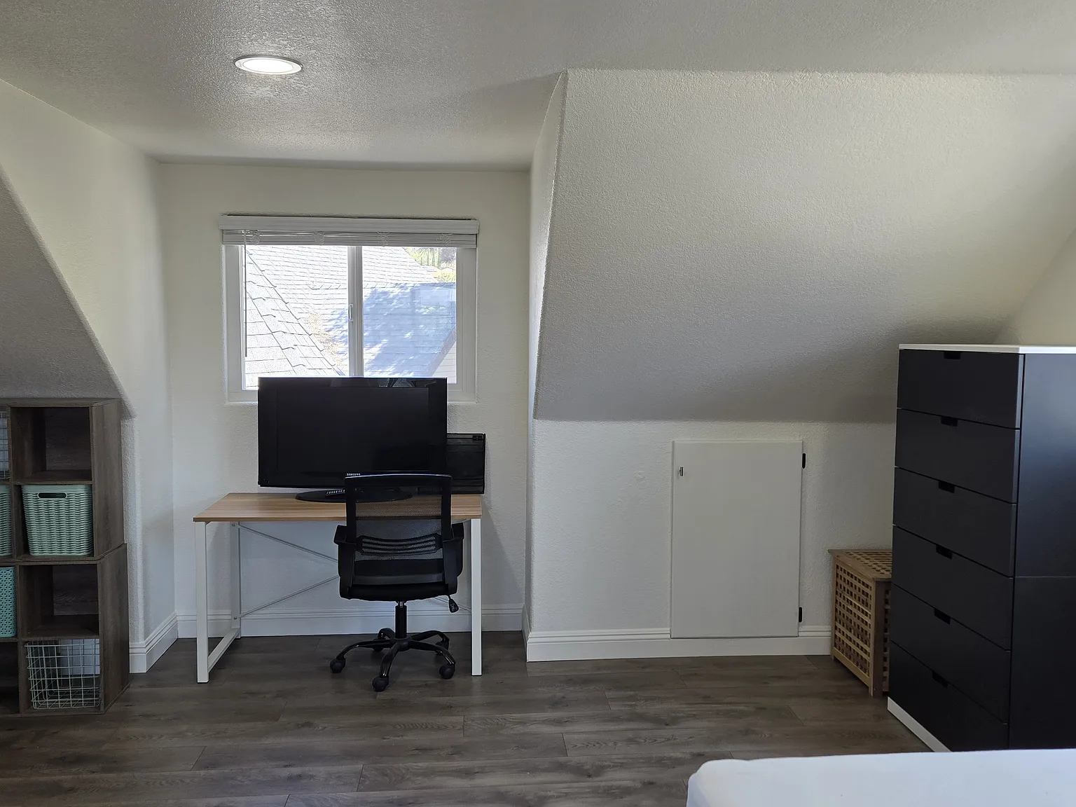 Studio, 800 sqft, $1,600 — Photo 3