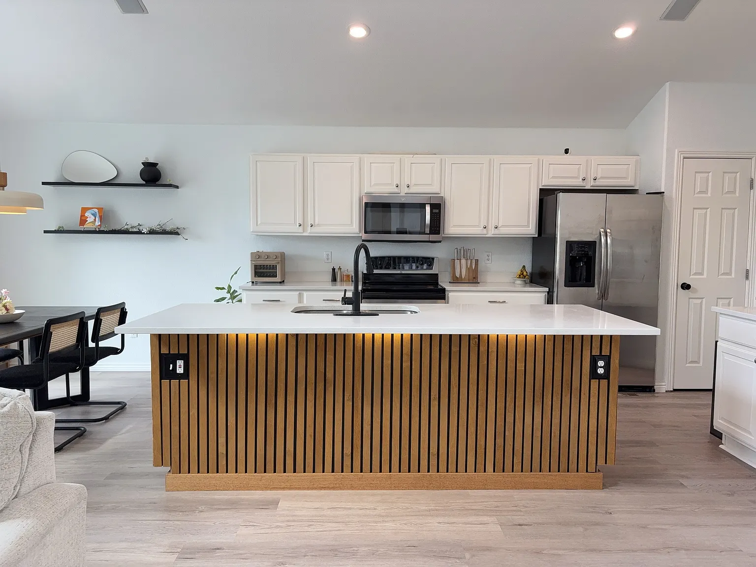3 bed, 2.5 bath, 2788 sqft, $2,995 — Photo 4