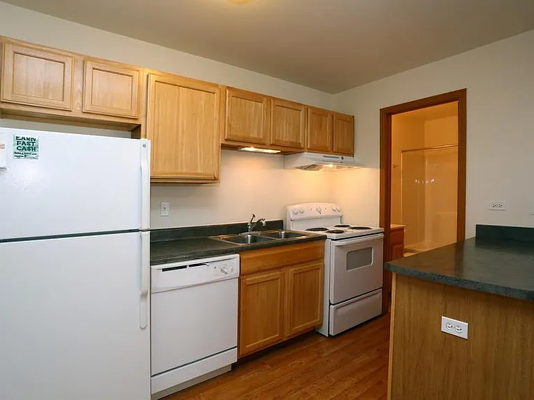 Willow Brooke Apartments — Photo 10