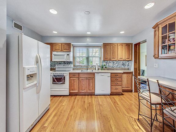 4th image of 1408 Ostrander Ave