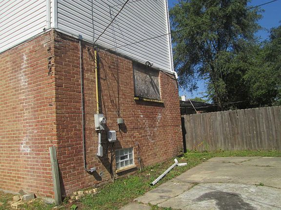 2nd image of 14919 Leavitt Ave