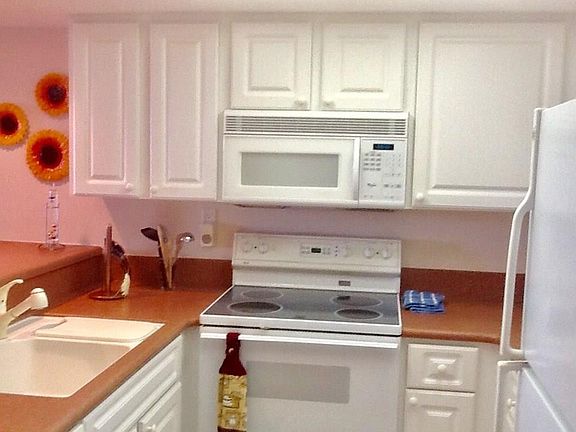 4th image of 350 NE Edgewater Dr APT 102