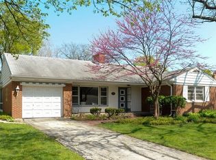 1115 Vernon Dr, Glenview, IL 60025