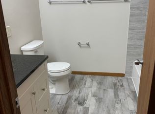 1035 E Division St APT 1, Saint Cloud, MN 56304