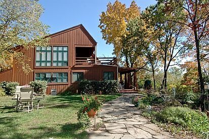 2nd image of 1117 Chatham Ln