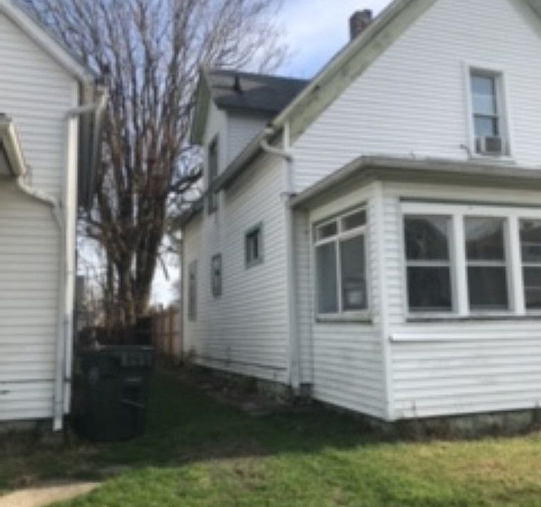 2nd image of 132 Sadie St