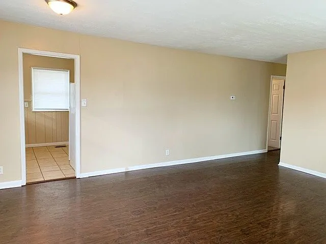 3420 N Elizabeth St — Photo 4
