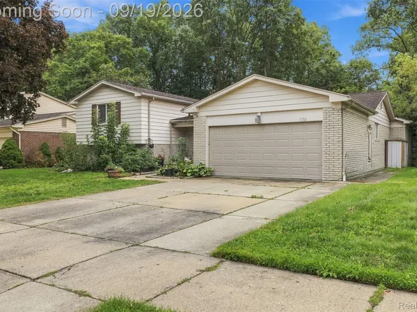 1192 Nicklaus Dr, Troy, MI 48085