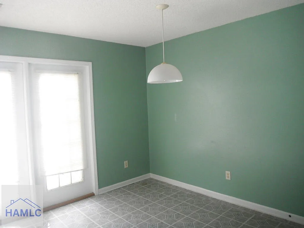 2 bed, 2.5 bath, 1244 sqft, $1,350 — Photo 3