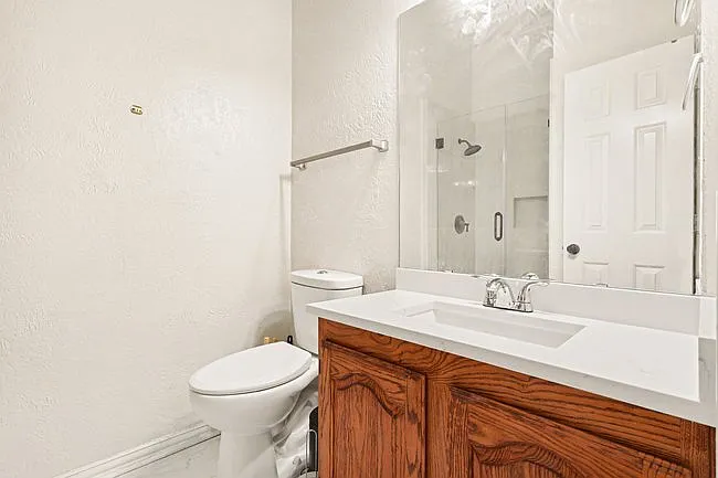 1027 Creek Bnd — Photo 23