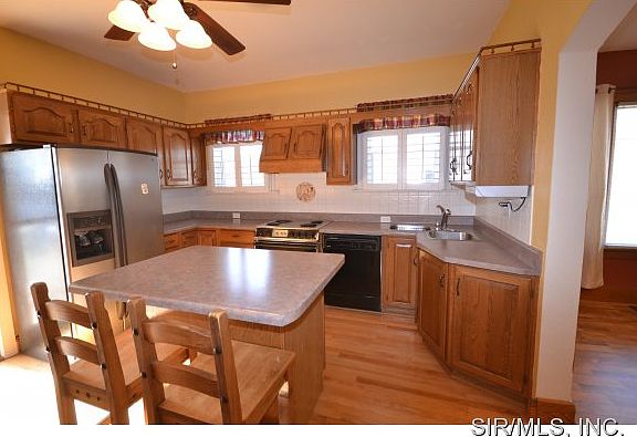 2nd image of 2204 Lynch Ave