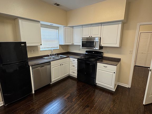 3rd image of 2516 Amelia St
