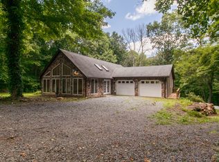 Pattys Pl, Falling Waters, WV 25419