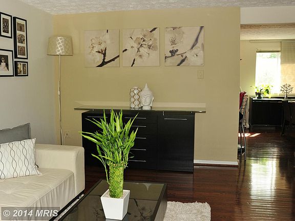 3rd image of 6115 Hyacinth Dr
