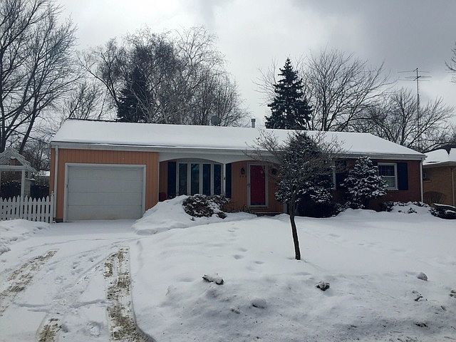 1st image of 240 E Grand Dr