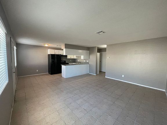 3rd image of 1309 E McDonald Ave #A