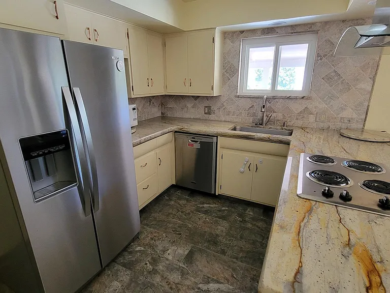 2530 W Fir Ave — Photo 10