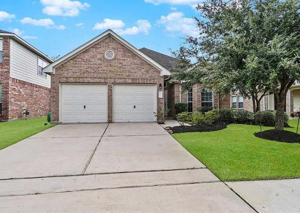 1st image of 20210 Niagara Falls Dr