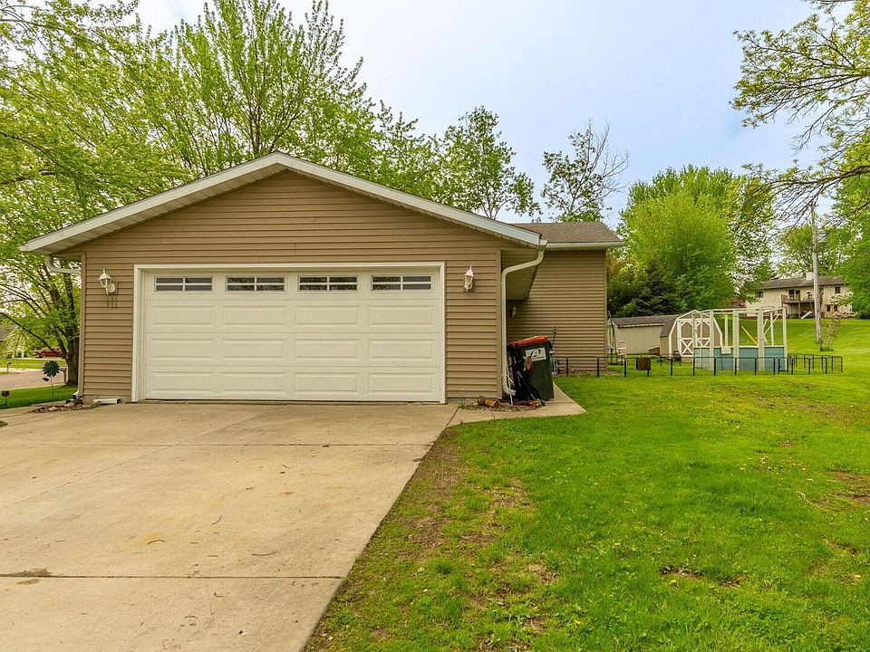 1st image of 101 W Southridge Ct
