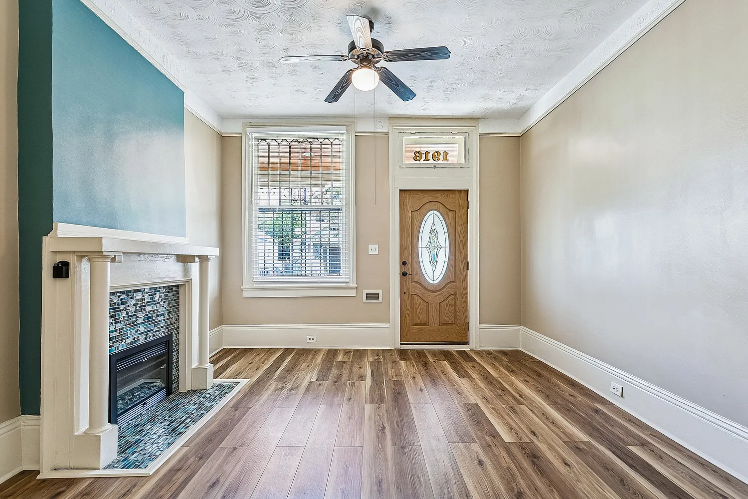 3 bed, 1.5 bath, 1500 sqft, $3,000 — Photo 3