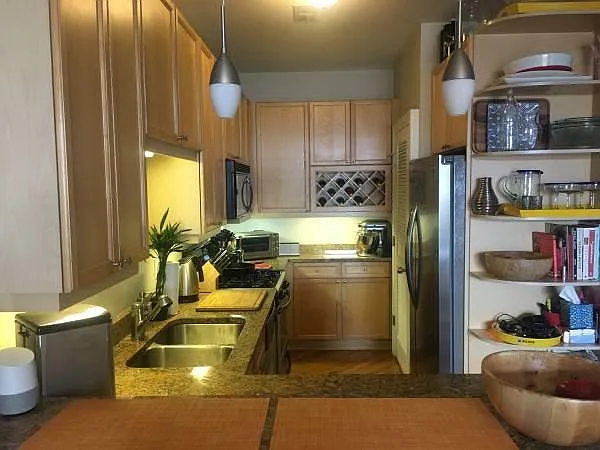1800 W Erie St #15 — Photo 4