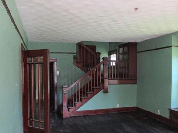 3rd image of 227 N 6th St